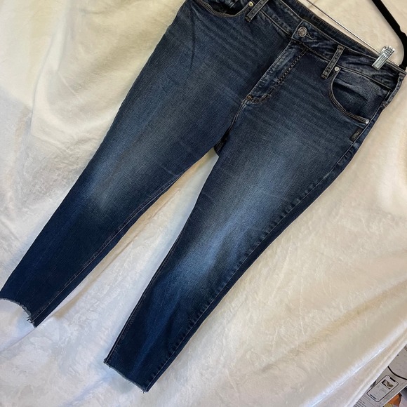Silver Jeans Co Avery Skinny Jeans Size 14 L31 Raw Hem Stretch Denim Mid-Rise - Picture 1 of 6